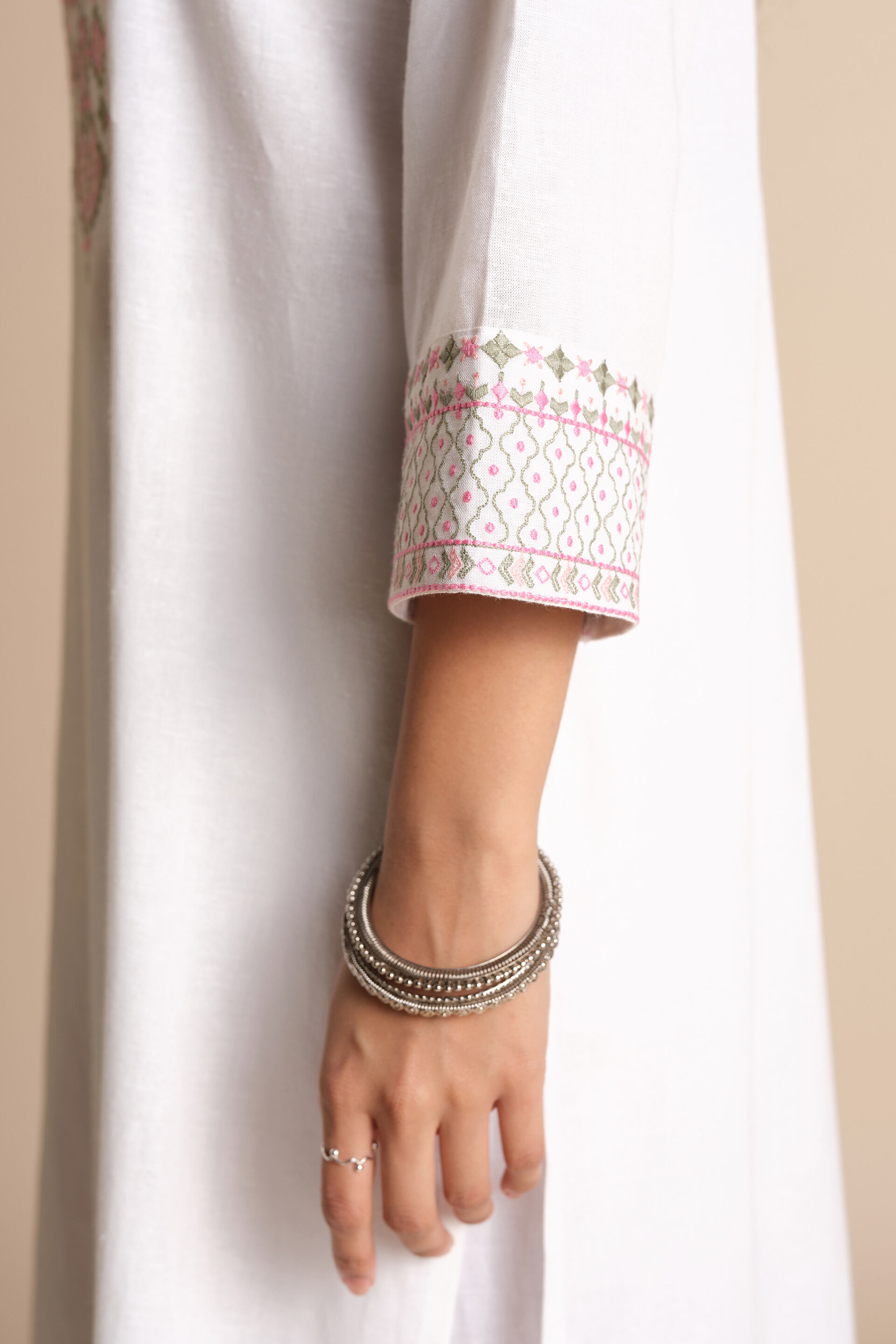 Majnoo Kurta, White, image 5